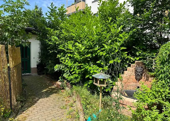 Appartamento Kaiserzeit Im Himmelbett - Nest Am Karl-heine-kanal Im Kuenstlerviertel