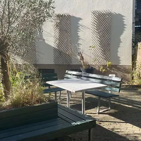Kaiserzeit Im Himmelbett - Nest Am Karl-heine-kanal Im Kuenstlerviertel Lejlighed