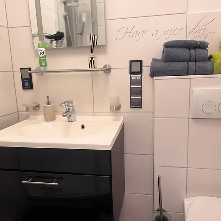 Lejlighed Kaiserzeit Im Himmelbett - Nest Am Karl-heine-kanal Im Kuenstlerviertel