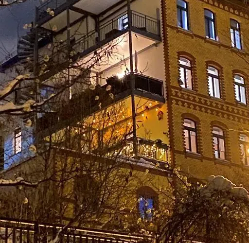 Appartement Kaiserzeit Im Himmelbett - Nest Am Karl-heine-kanal Im Kuenstlerviertel *